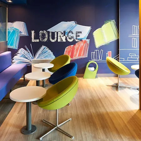 Ibis Budget Barcelona Hotel 2*